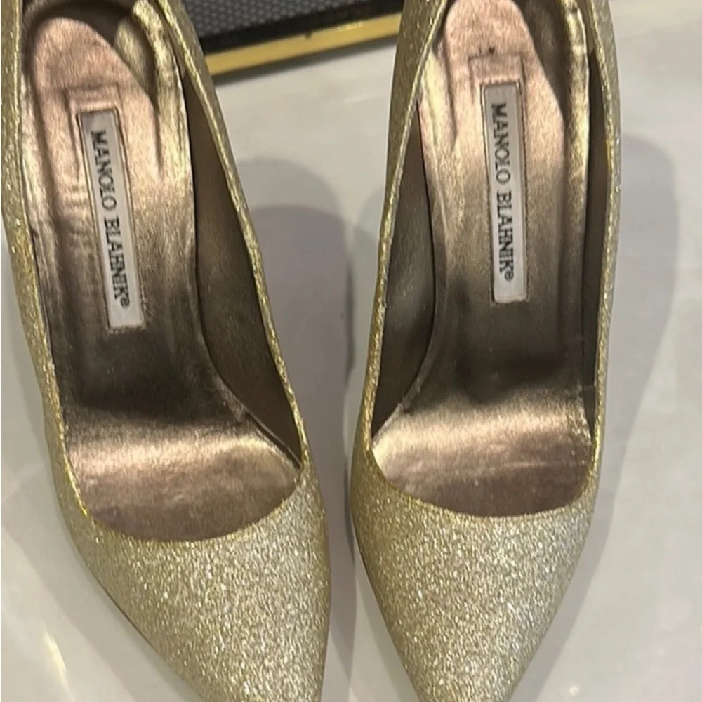 Manolo Blahnik Gold Women's Shoes l